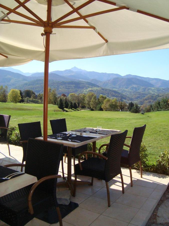 Le Domaine Du Golf Country Club De Bigorre 호텔 Pouzac 외부 사진