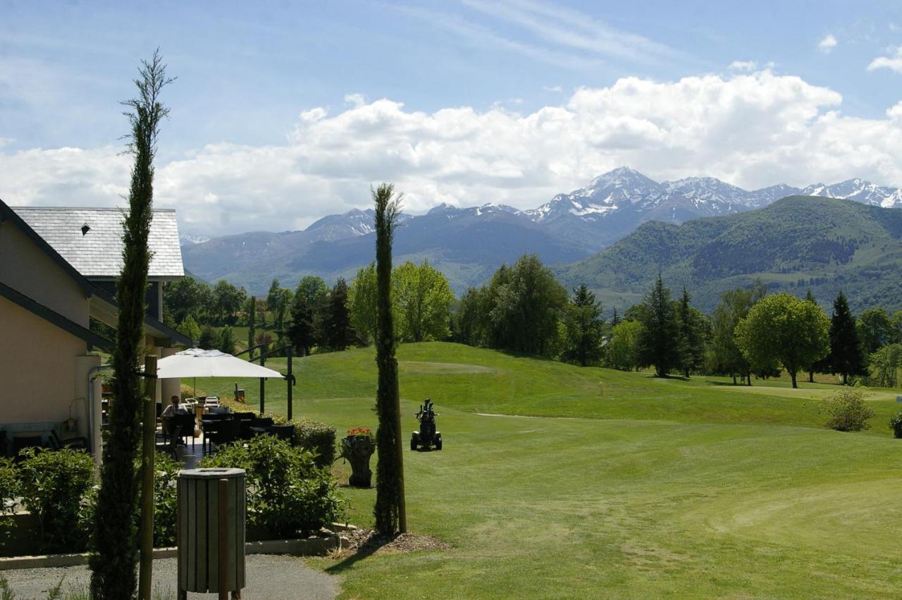 Le Domaine Du Golf Country Club De Bigorre 호텔 Pouzac 외부 사진