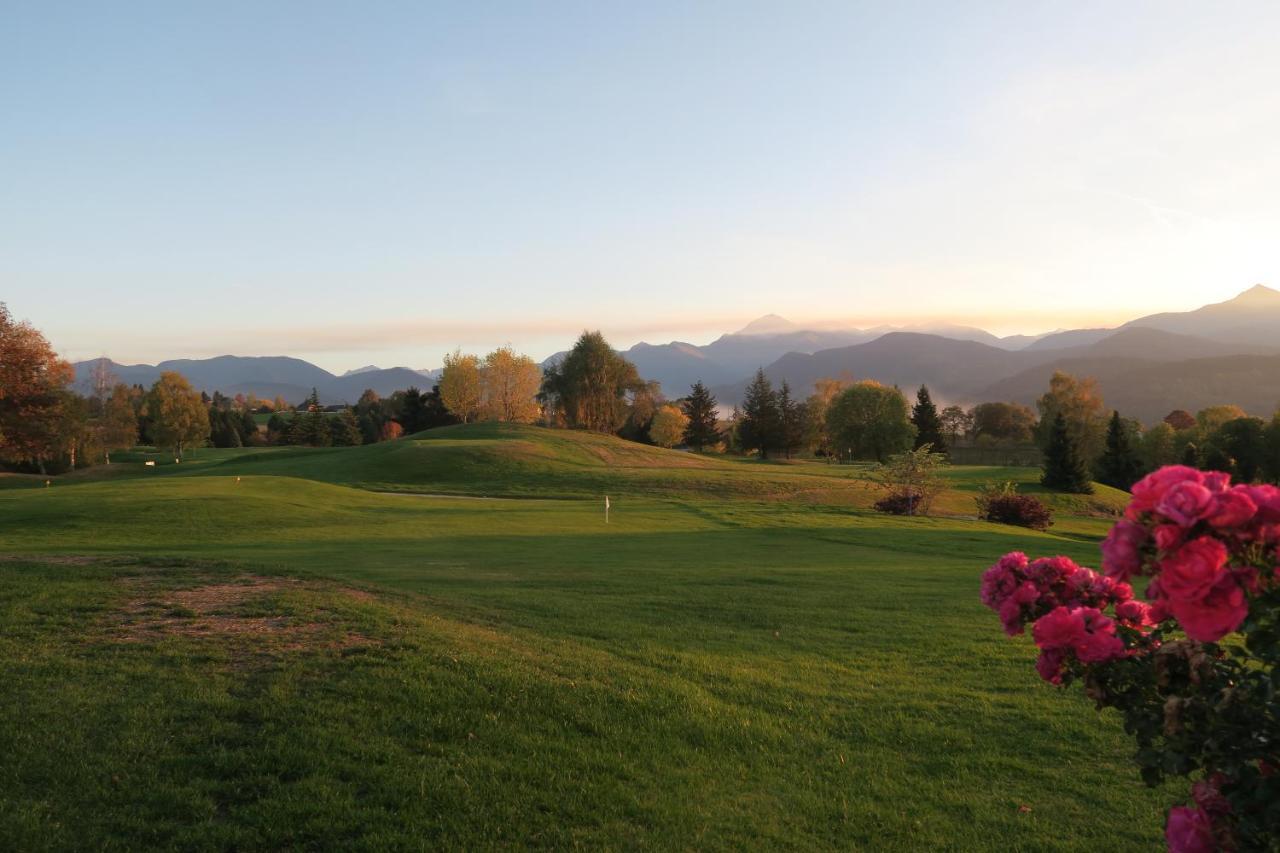 Le Domaine Du Golf Country Club De Bigorre 호텔 Pouzac 외부 사진
