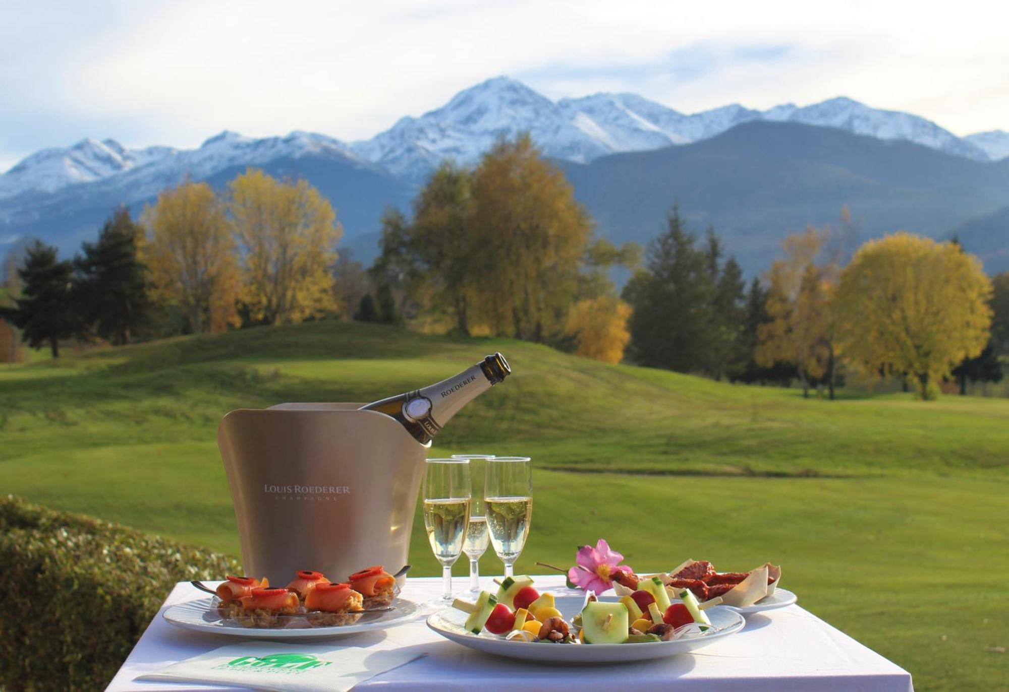 Le Domaine Du Golf Country Club De Bigorre 호텔 Pouzac 외부 사진